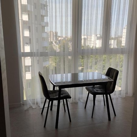 Vip Квартира Жк Київ Скай Рівненська, 4 Apartment ลุตสกาย ภายนอก รูปภาพ