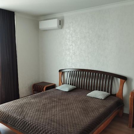 Vip Квартира Жк Київ Скай Рівненська, 4 Apartment ลุตสกาย ภายนอก รูปภาพ